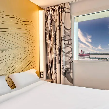 Centre Port De Commerce Hotel 3*