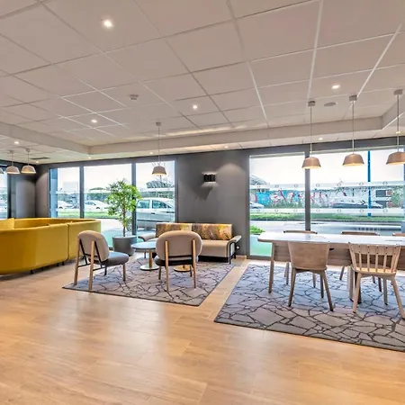 Hotel Centre Port De Commerce